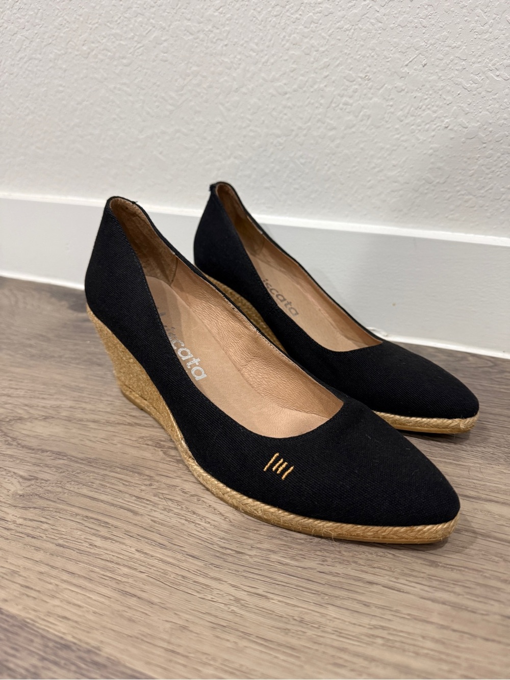 Viscata Barcelona Roses Espadrille Canvas Wedges Black